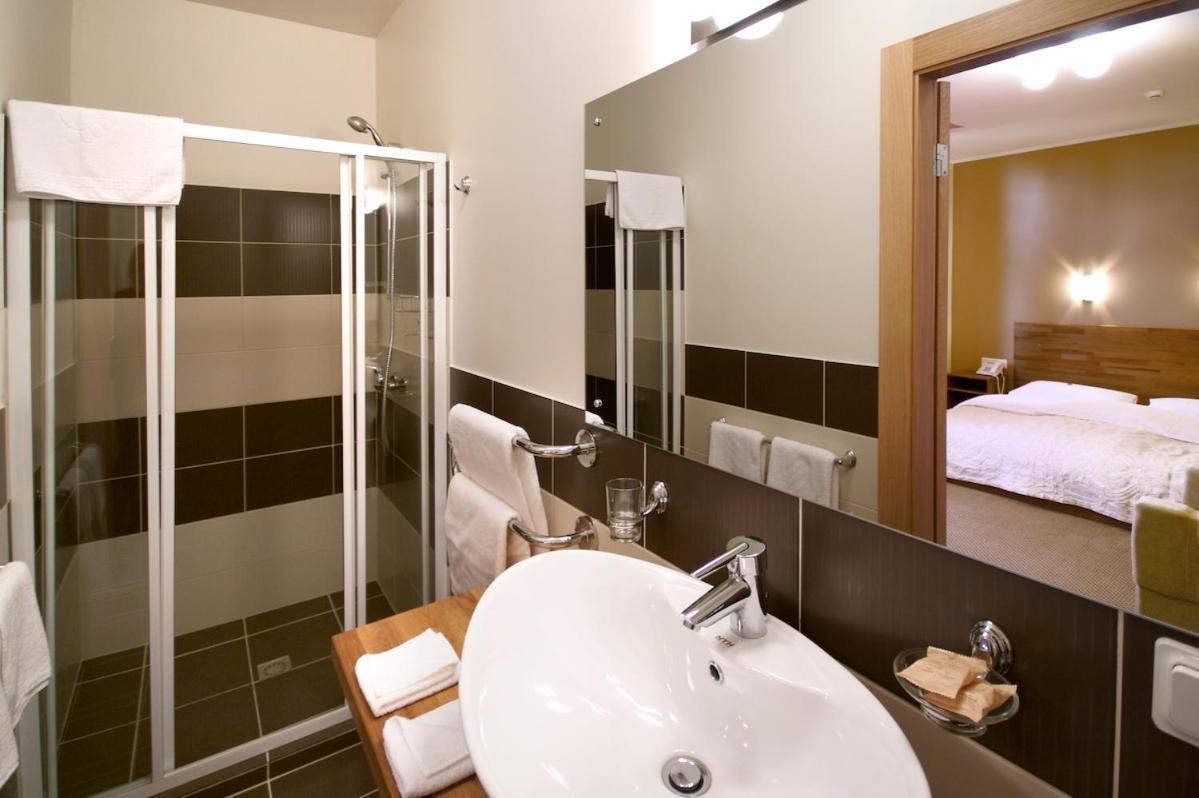 Hotel Viesnica Atputa à Cēsis Extérieur photo